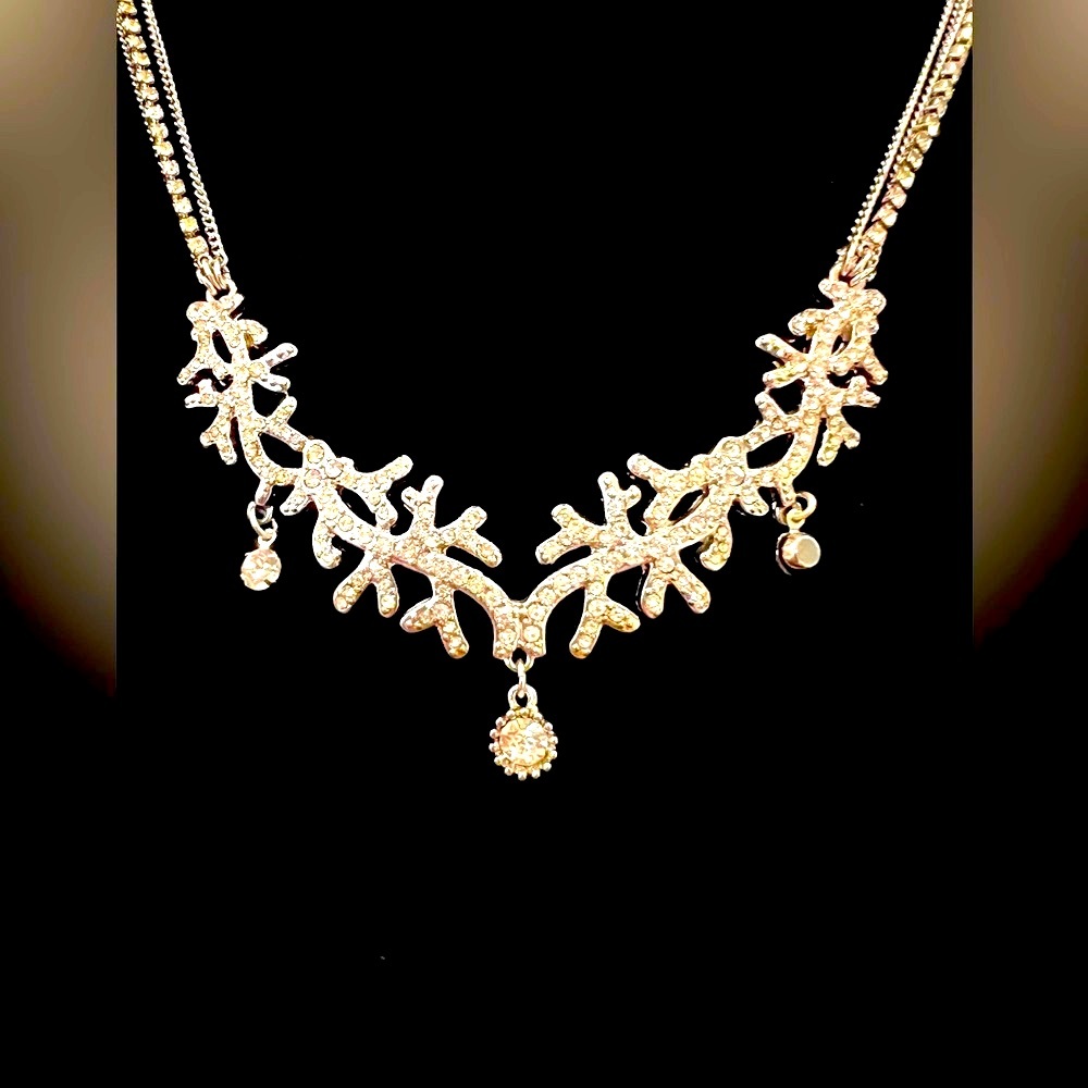 NWT Betsey Johnson Frozen Princess Necklace